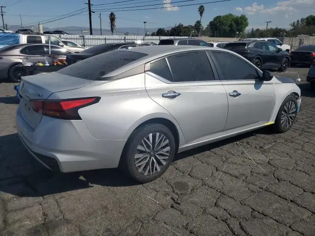 2024 NISSAN ALTIMA SV  