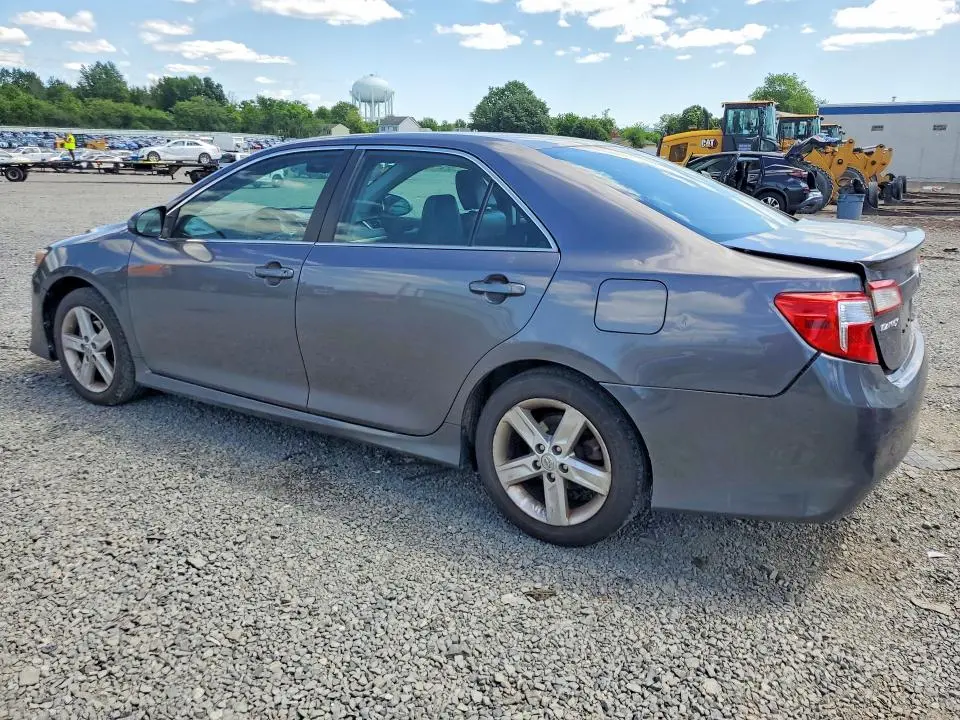 2014 TOYOTA CAMRY SE  