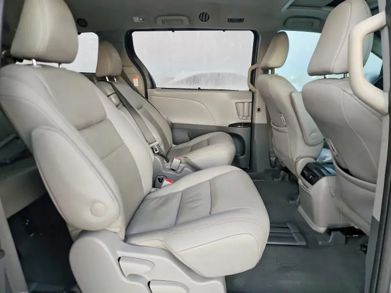 2020 TOYOTA SIENNA XLE 8-PASSENGER  