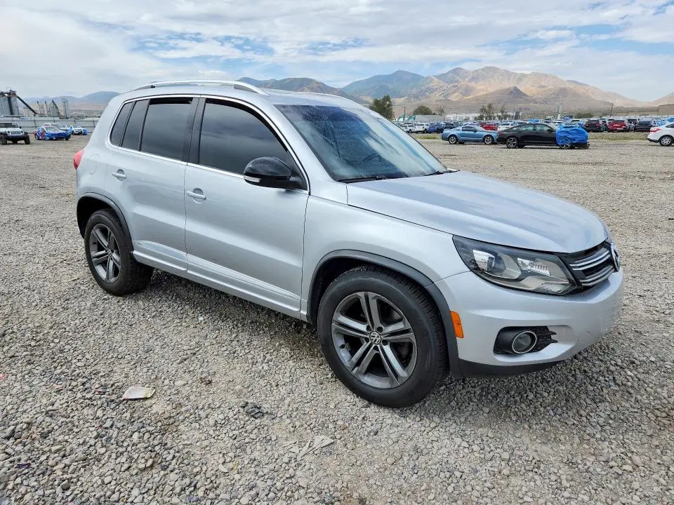 2017 VOLKSWAGEN TIGUAN SPORT  