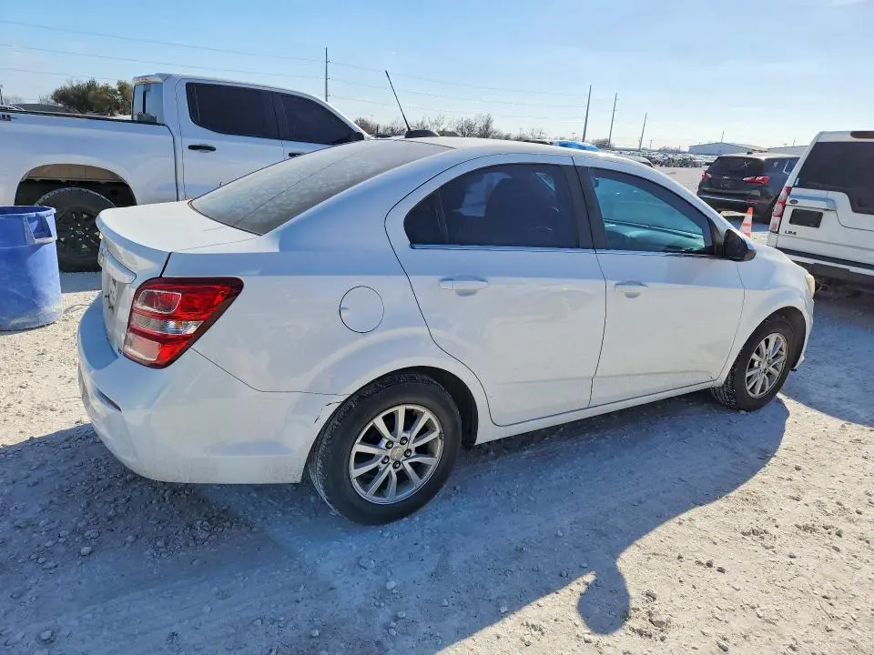 2017 CHEVROLET SONIC LT  
