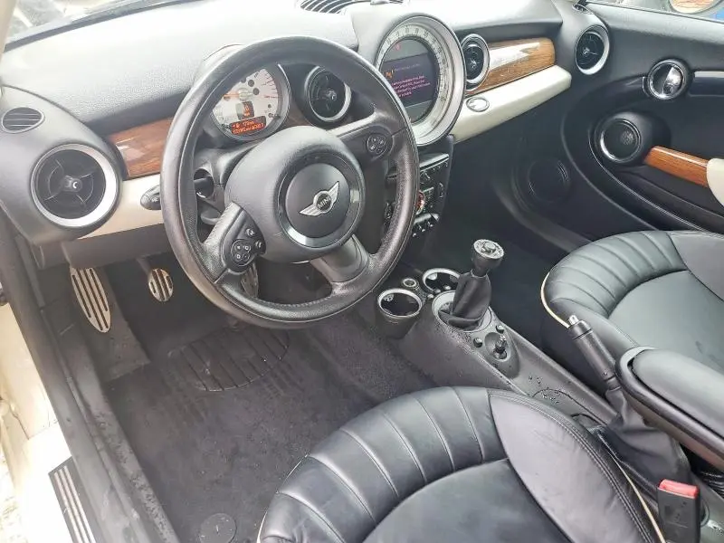 2011 MINI COOPER S  