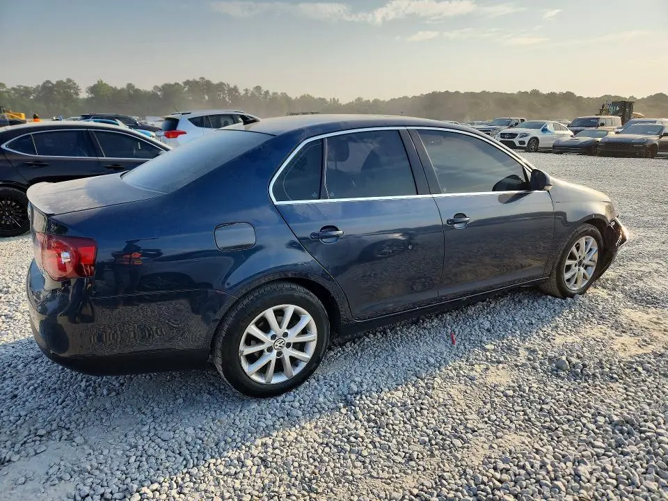 2010 VOLKSWAGEN JETTA SE  