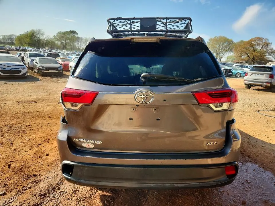 2019 TOYOTA HIGHLANDER XLE  