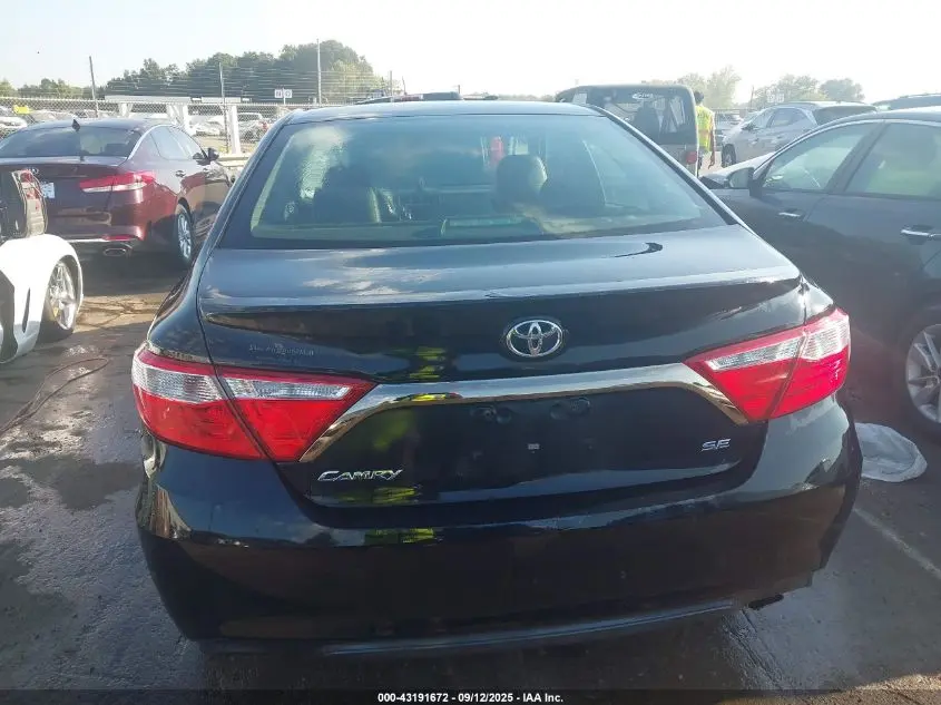 2015 TOYOTA CAMRY SE