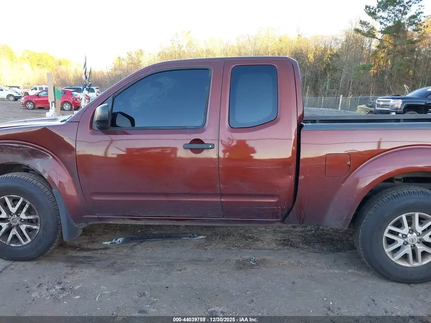 2017 NISSAN FRONTIER SV