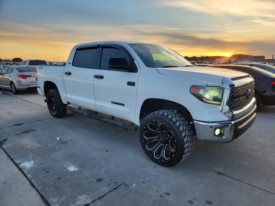 2021 TOYOTA TUNDRA CREWMAX SR5  