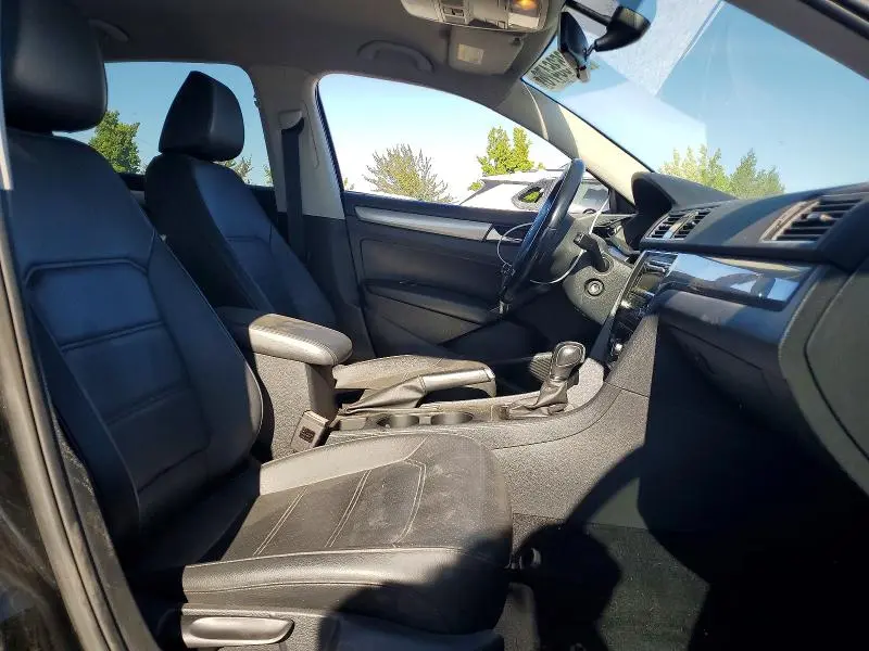 2014 VOLKSWAGEN PASSAT S  