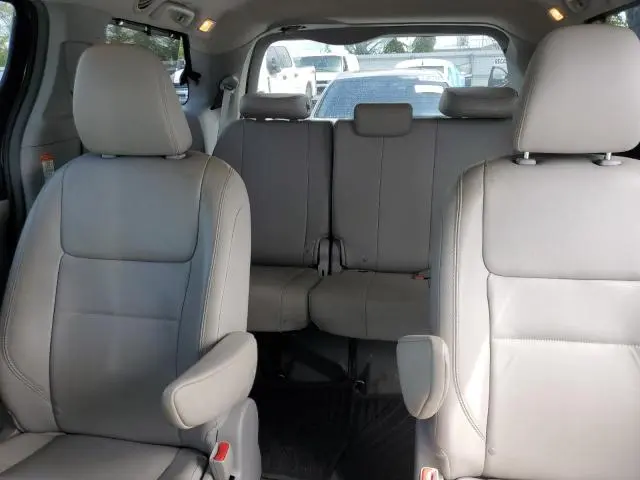 2015 TOYOTA SIENNA XLE  