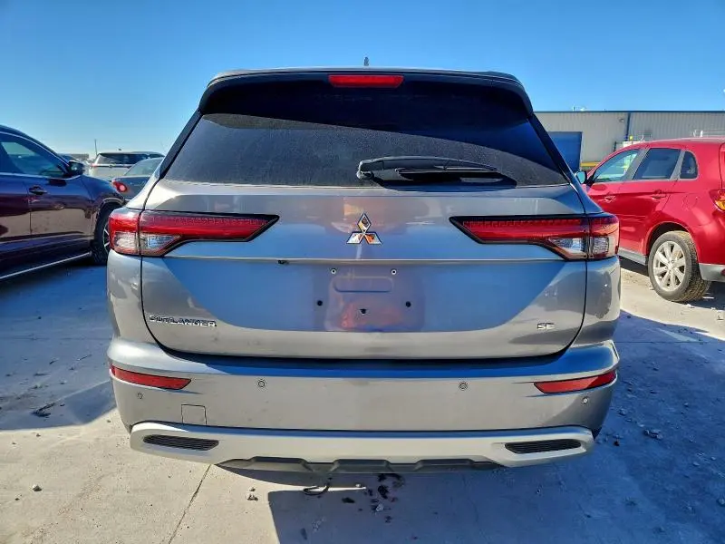 2022 MITSUBISHI OUTLANDER SE  