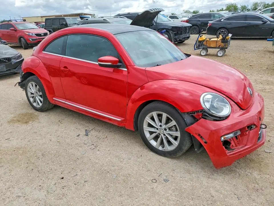 2019 VOLKSWAGEN BEETLE SE  