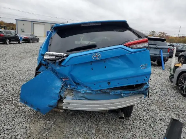 2021 TOYOTA RAV4 XLE  