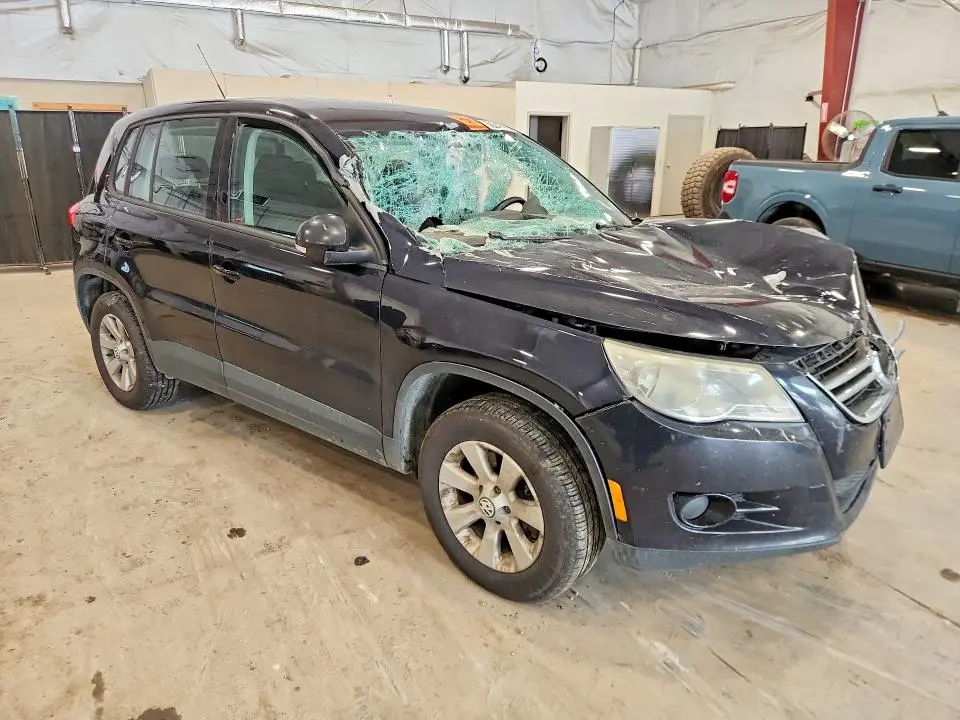2010 VOLKSWAGEN TIGUAN S  