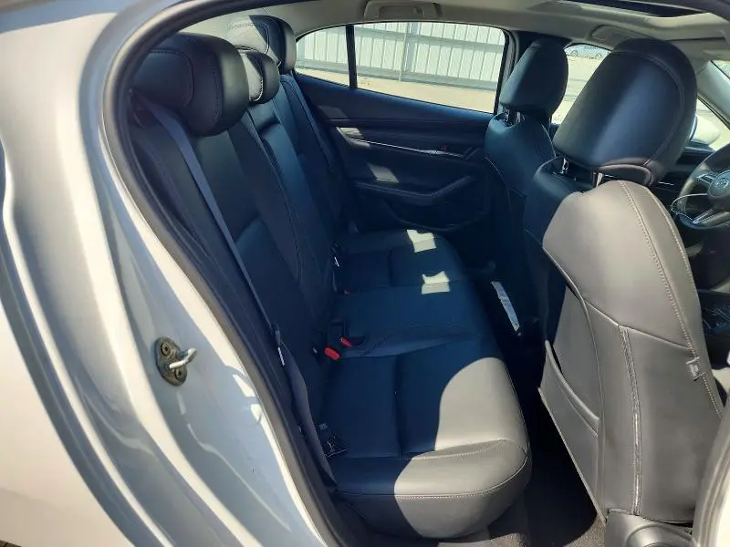 2023 MAZDA 3 PREFERRED  