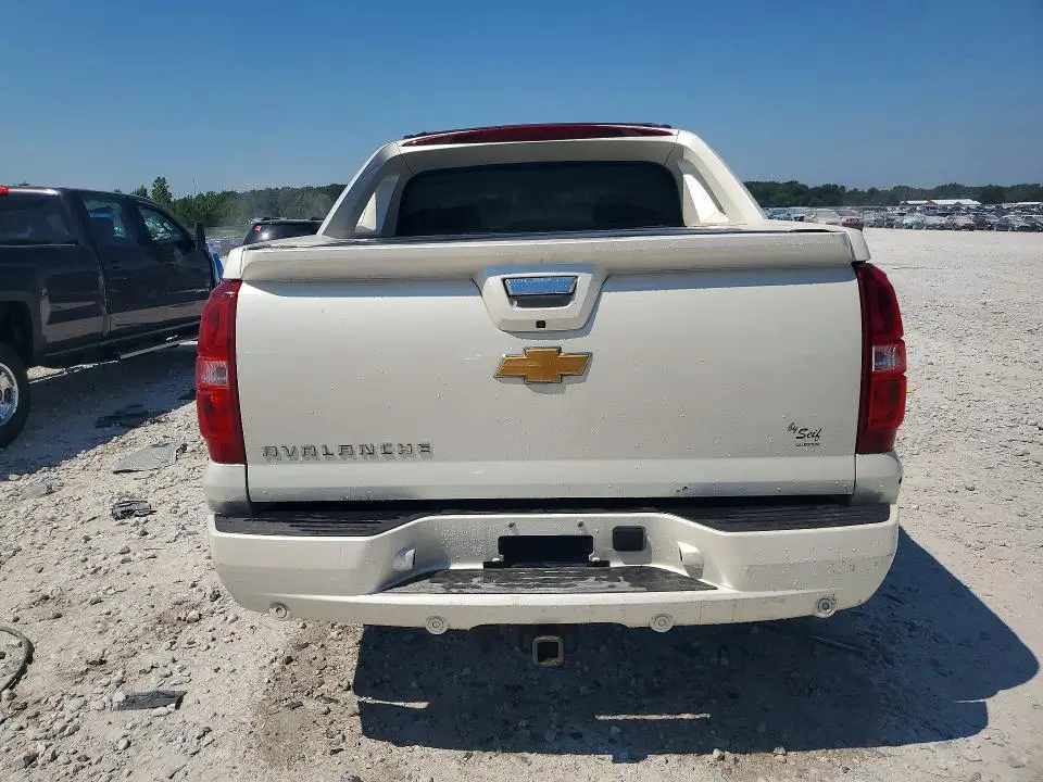 2013 CHEVROLET AVALANCHE LTZ  