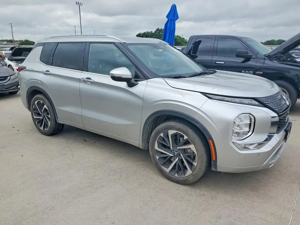 2023 MITSUBISHI OUTLANDER   