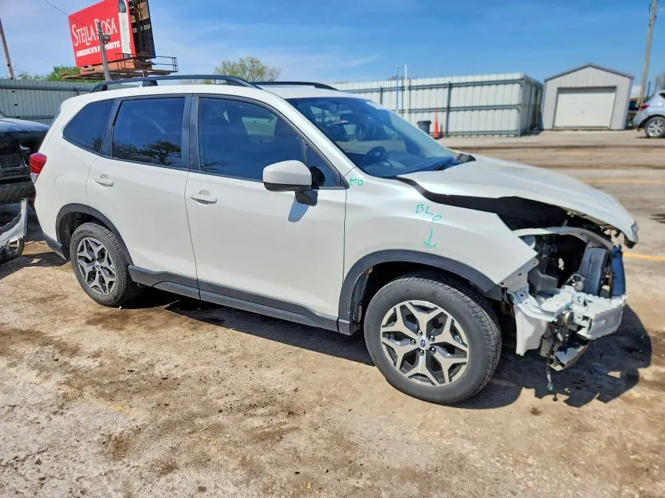 2021 SUBARU FORESTER PREMIUM  