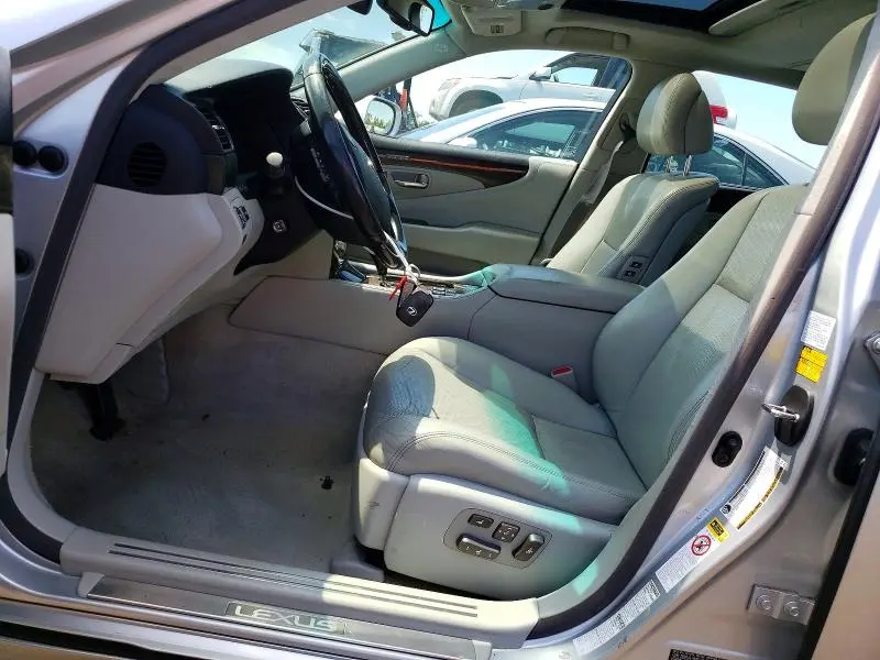2010 LEXUS LS 460L  