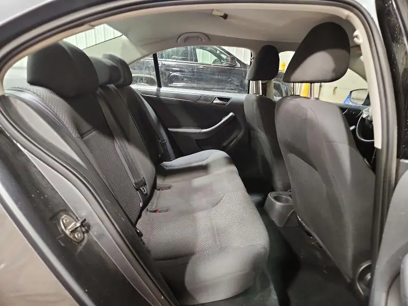 2011 VOLKSWAGEN JETTA BASE  
