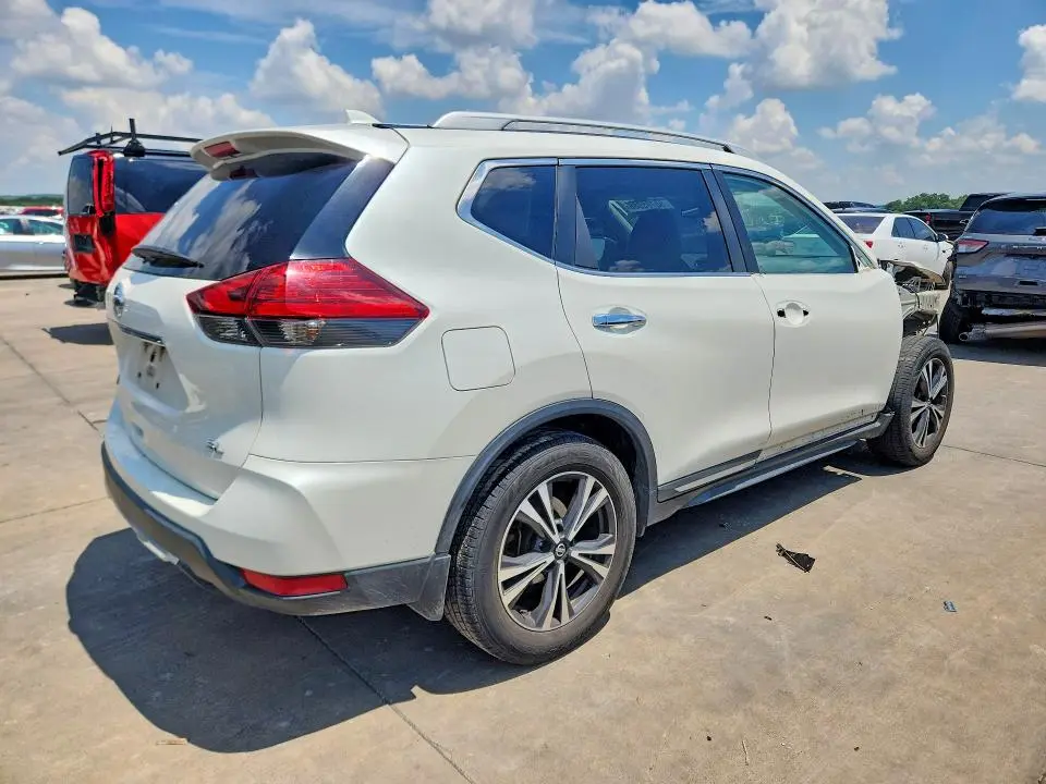 2017 NISSAN ROGUE SL  