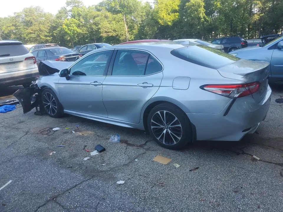 2019 TOYOTA CAMRY SE  