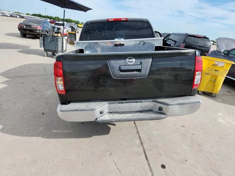 2016 NISSAN FRONTIER S  