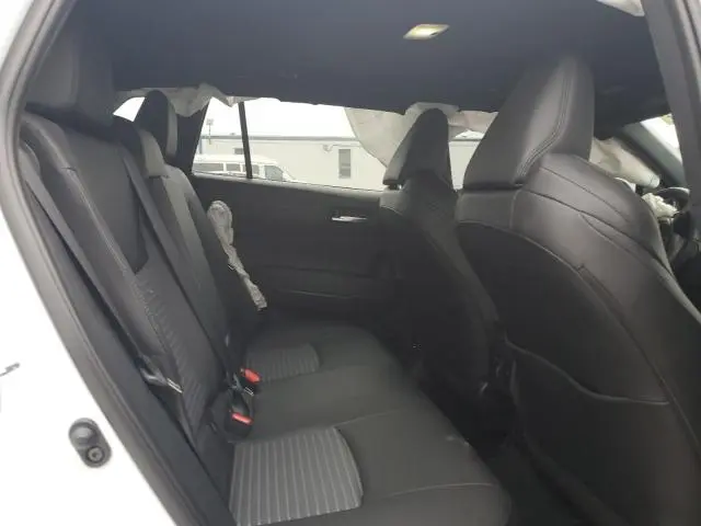 2024 TOYOTA COROLLA CROSS SE  