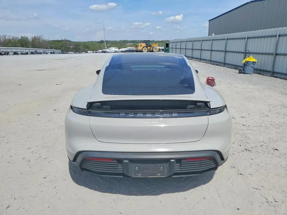 2024 PORSCHE TAYCAN   