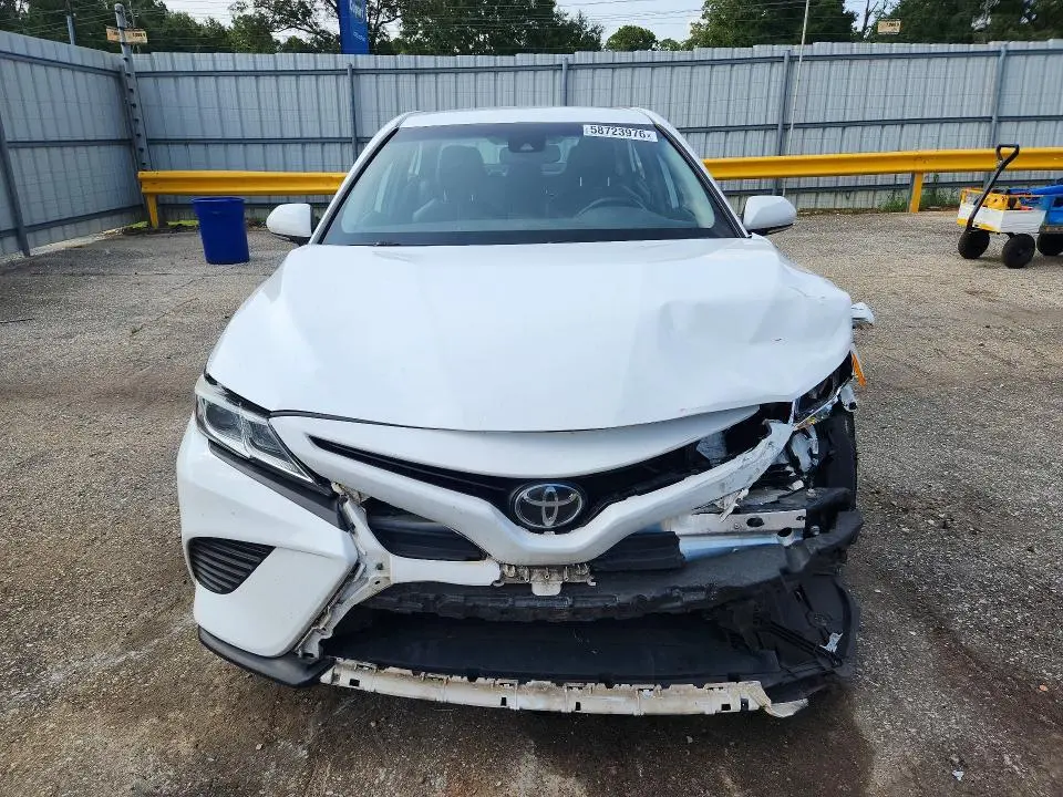 2019 TOYOTA CAMRY SE  