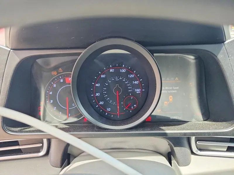 2023 HYUNDAI ELANTRA SE  