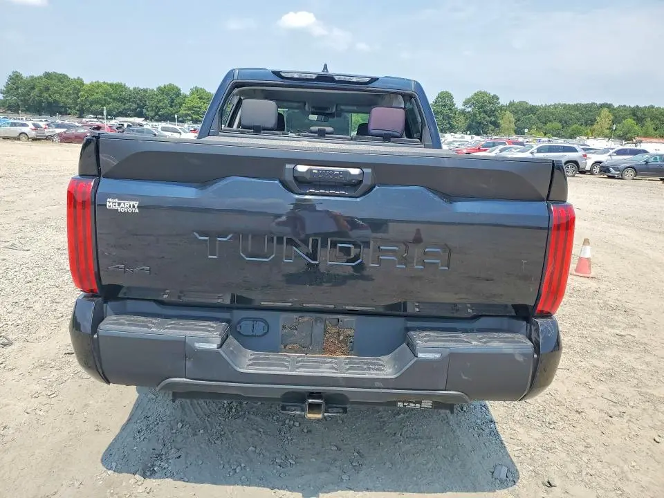2023 TOYOTA TUNDRA SR  
