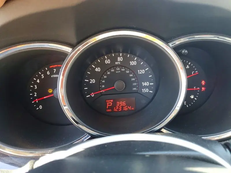 2013 KIA SORENTO LX  