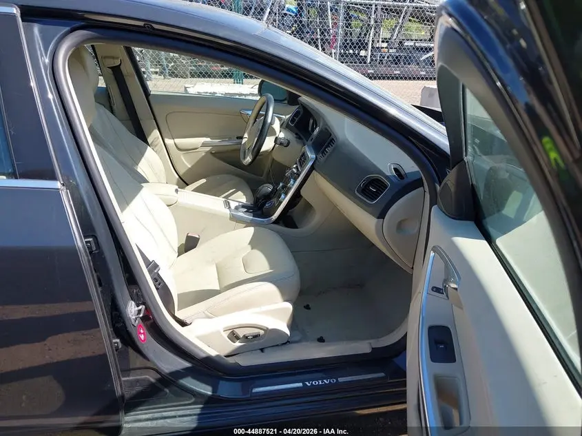 2015 VOLVO S60 T5 PREMIER