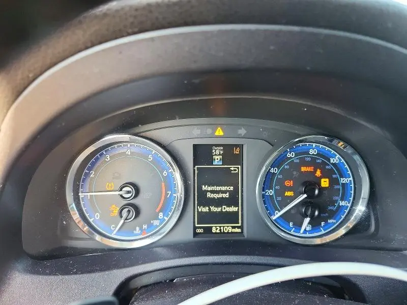2017 TOYOTA COROLLA SE  