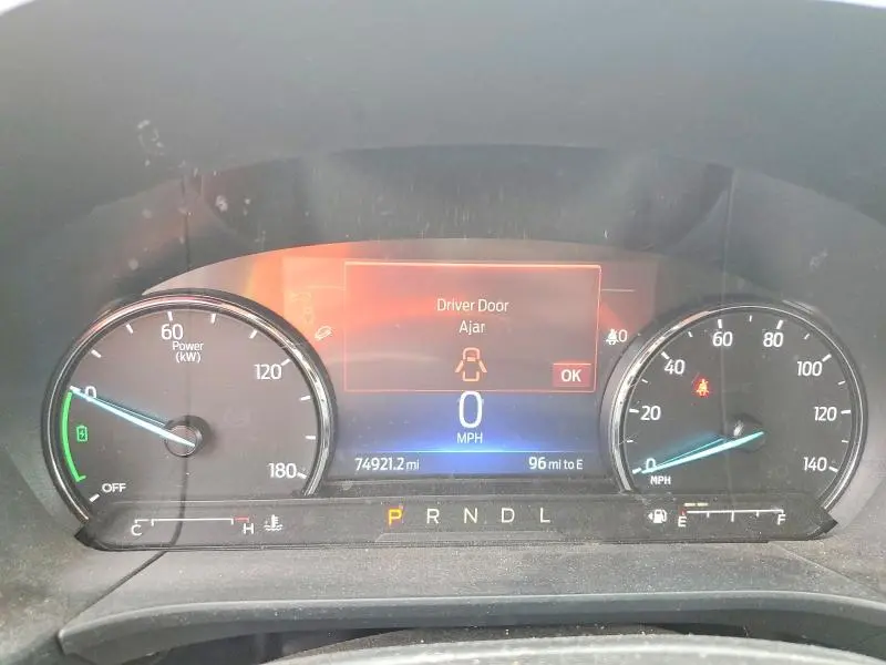2022 FORD ESCAPE SE  