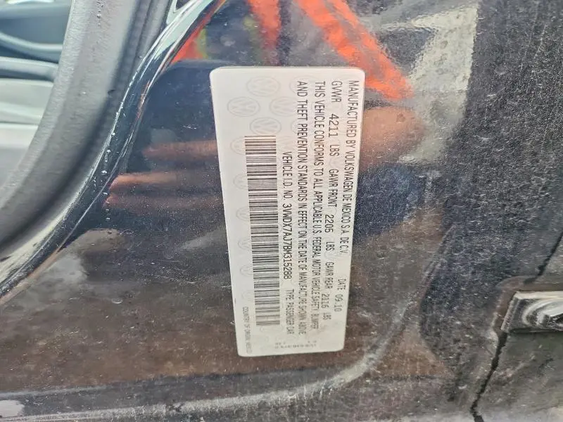 2011 VOLKSWAGEN JETTA SE  