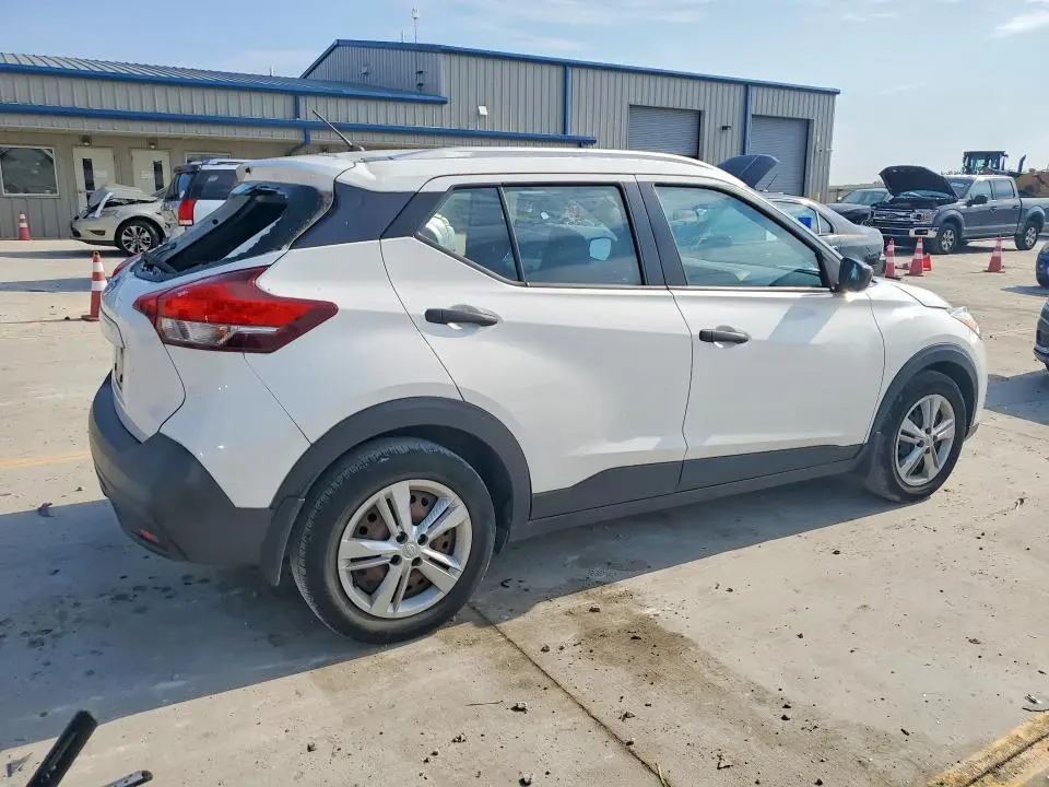 2018 NISSAN KICKS S  
