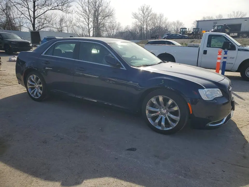 2017 CHRYSLER 300 LIMITED  