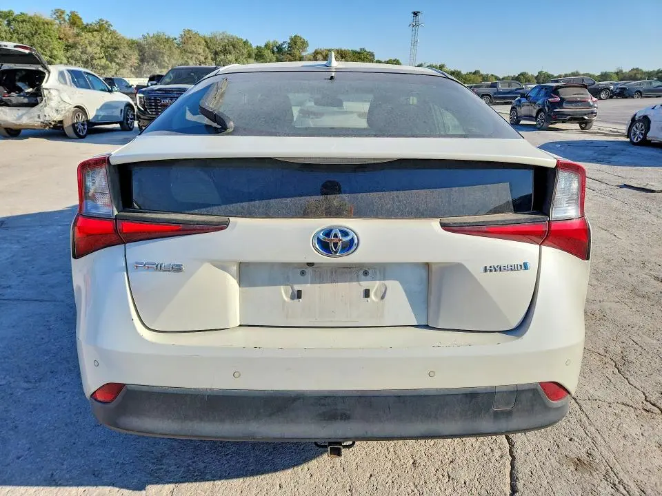 2019 TOYOTA PRIUS LE  