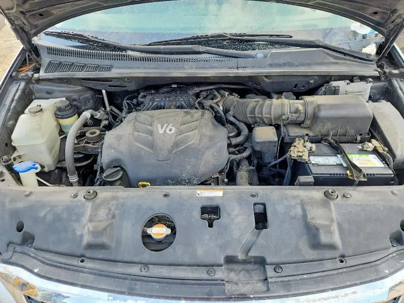 2012 KIA SEDONA LX  