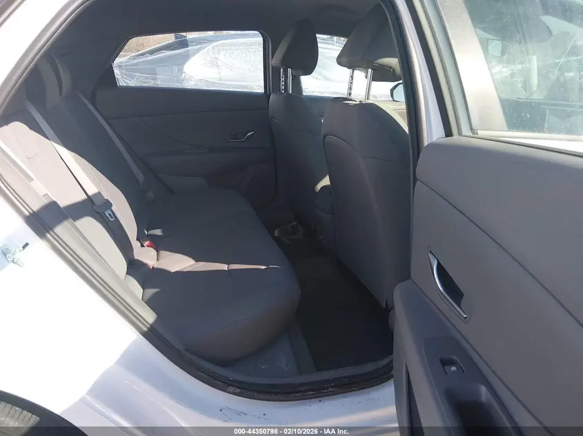 2026 HYUNDAI ELANTRA SE