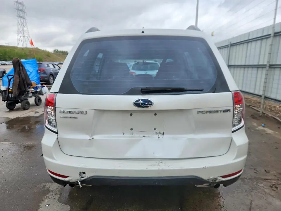 2010 SUBARU FORESTER XS  