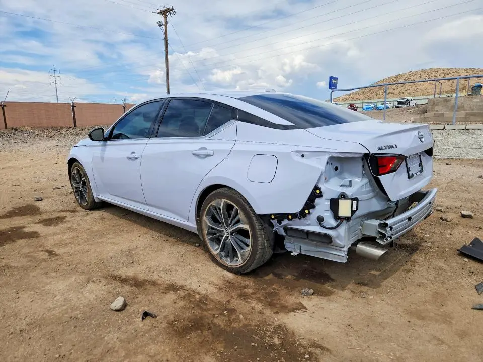 2024 NISSAN ALTIMA SR  