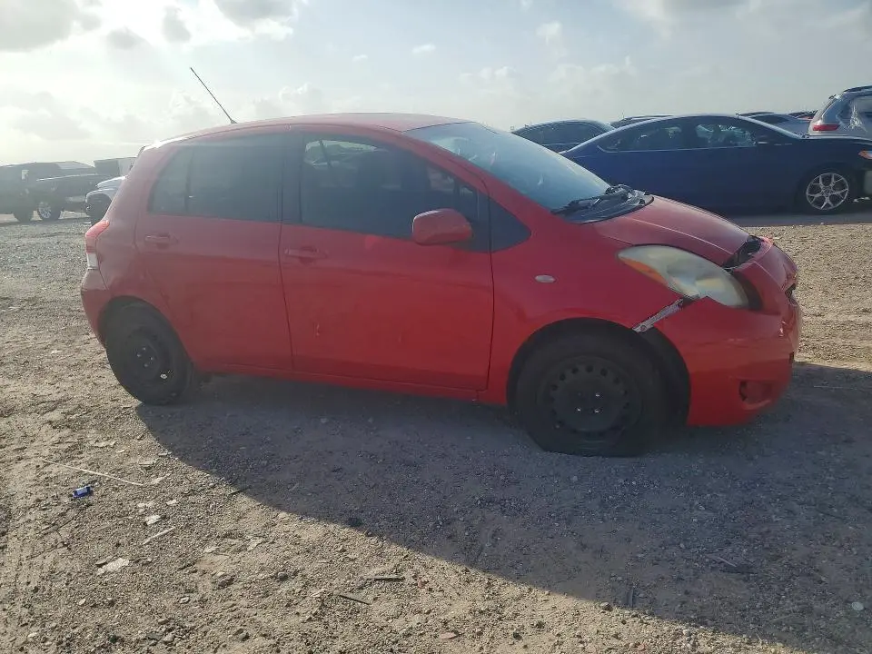 2011 TOYOTA YARIS BASE  