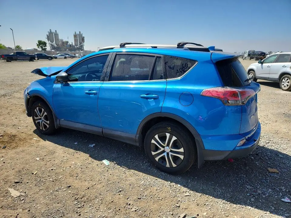 2018 TOYOTA RAV4 LE  