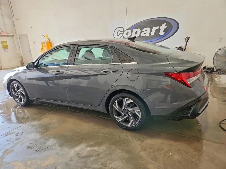 2025 HYUNDAI ELANTRA SEL  