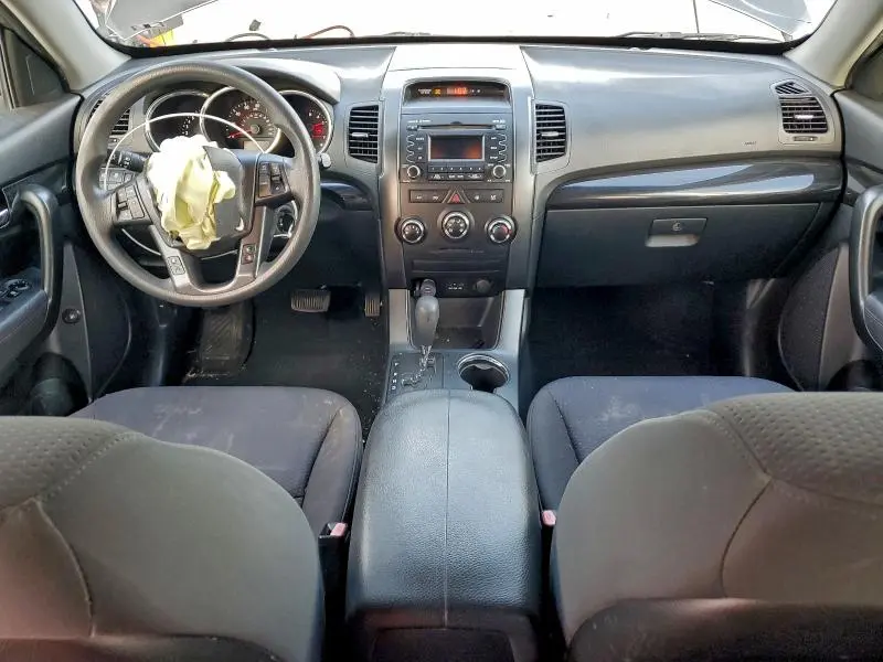 2011 KIA SORENTO BASE  