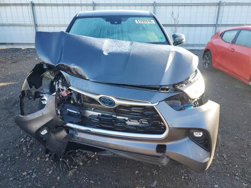 2021 TOYOTA HIGHLANDER HYBRID LE  