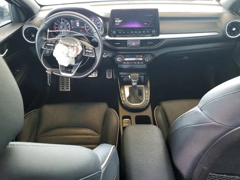 2023 KIA FORTE GT LINE  