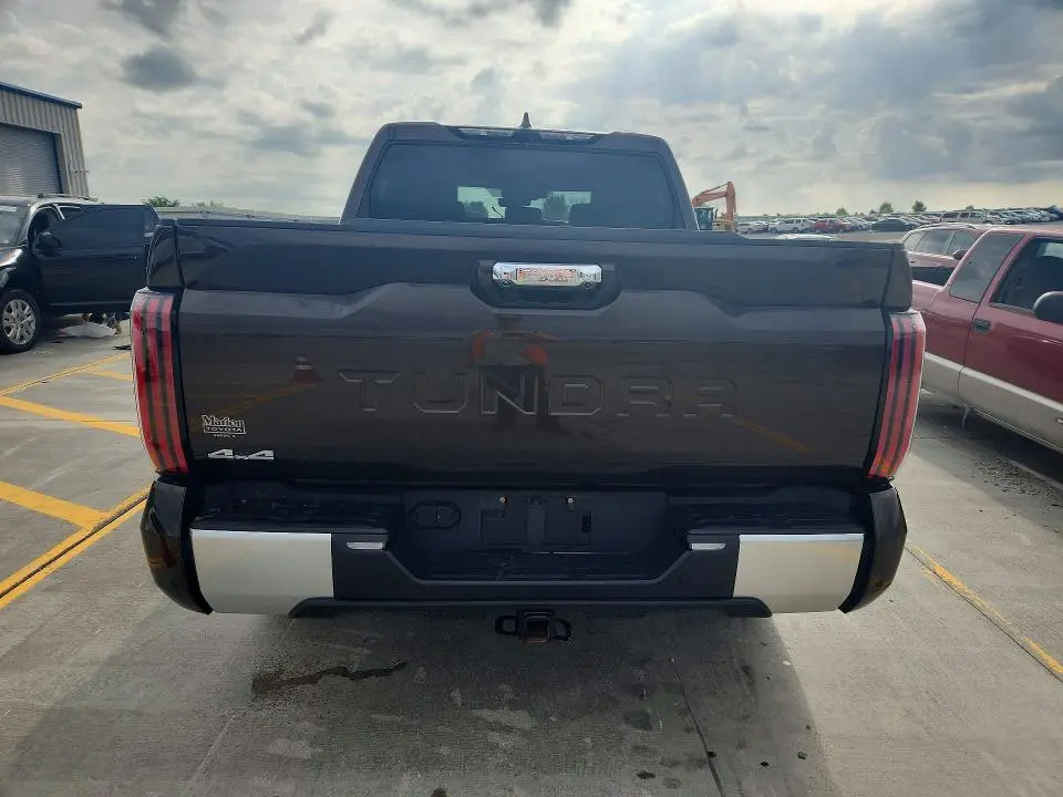2025 TOYOTA TUNDRA CREWMAX LIMITED  
